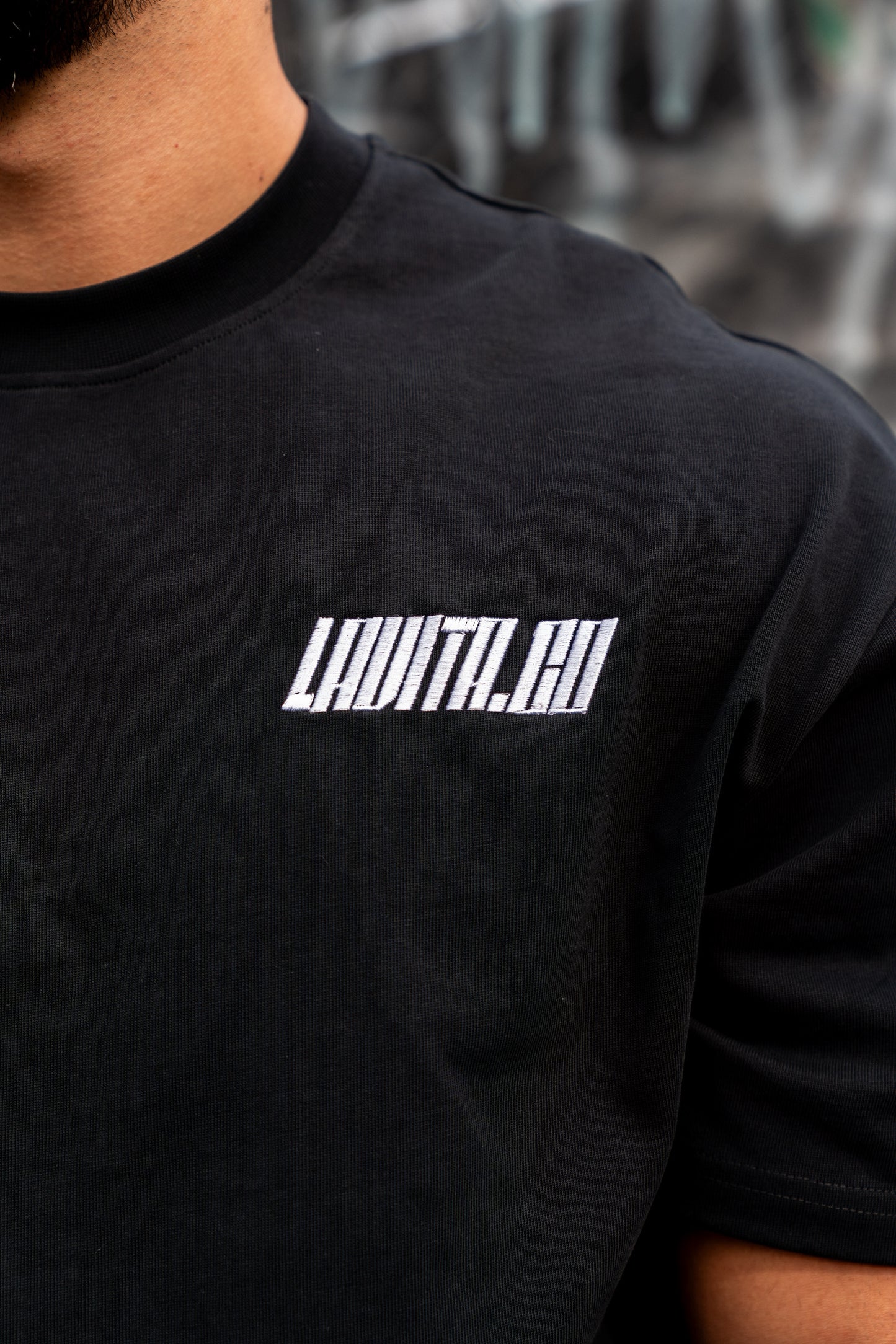LA VITA ROYALTY BLACK TEE